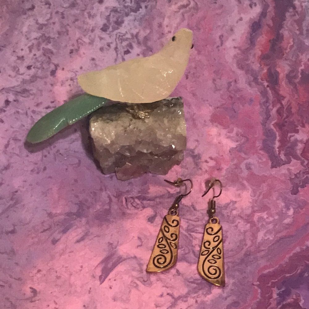 Copper Toned Abstracted Etched Unbranded Dangle Earrings - Picture 2 of 5
